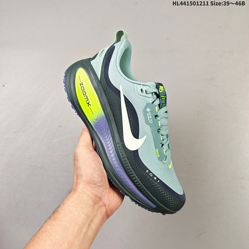 VOMERO 18 GTX :HQ7001-300