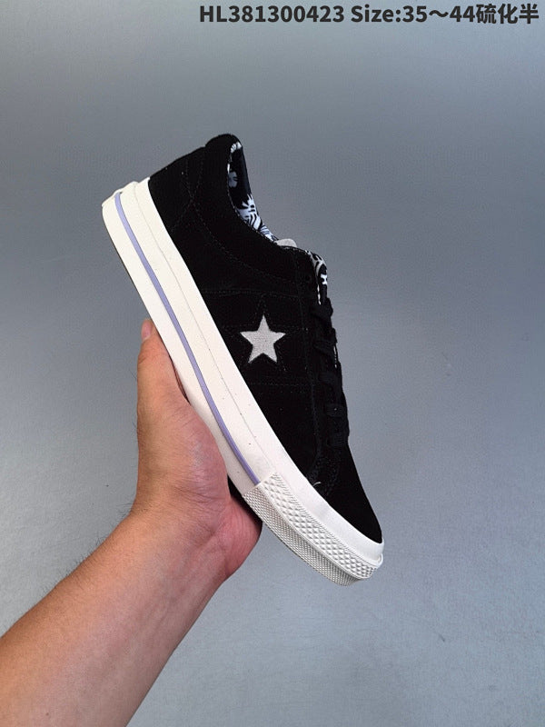 One Star Tropical Feet Black White