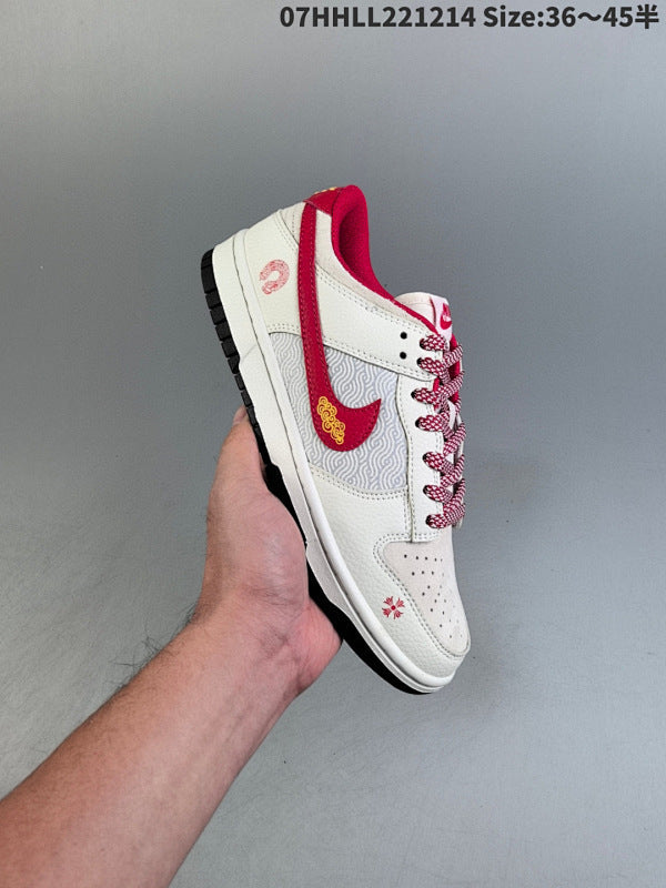 REAL LEATHER WITH HALF SIZE Supreme x Dunk SB Low Sup x DM6868-016