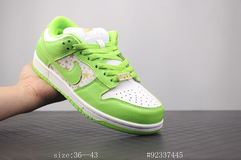 “ ”Supreme x SB Dunk Low “Hyper Royal” + +zoom + ID 92337445