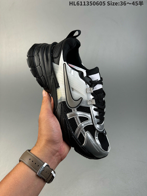 V2K RUN Chaussure Running Rétro Sport FD0736-102 size: