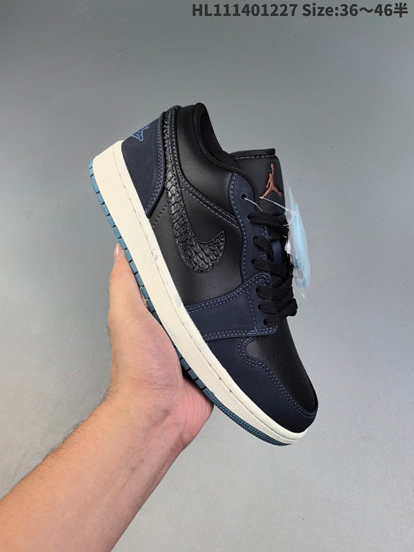 Air Jordan 1 Low "Midnight Navy" Low FJ5478-010